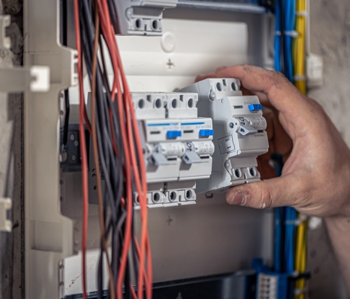 Elektrik Panosu Yükseltme